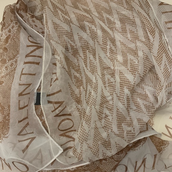 Valentino silk scarf - Picture 2 of 4